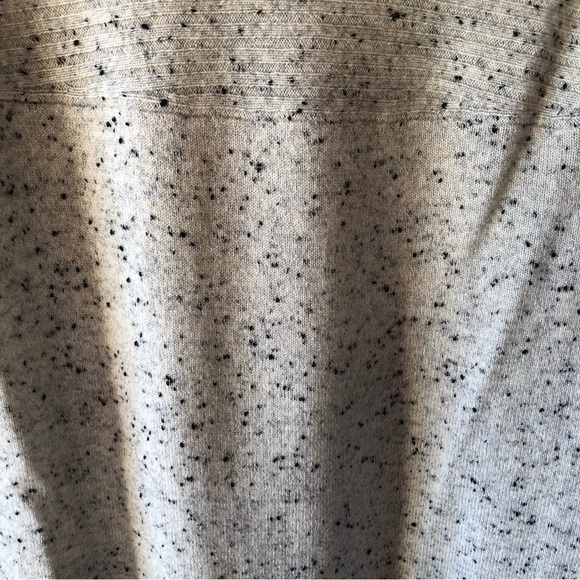 NWOT Splendid Cashmere turtleneck salt and pepper heathered oversize size XS - Picture 10 of 11